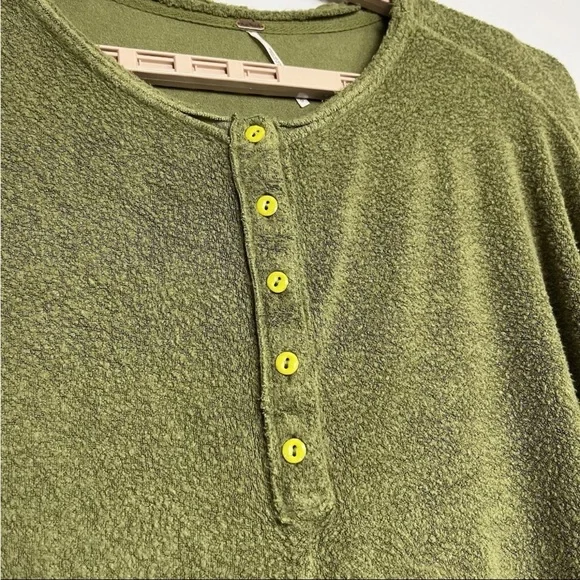 Free People Green Emma’s Henley Top Sz L Tie Waist Raw Hem LS Fairy Boho EUC - Picture 4 of 14